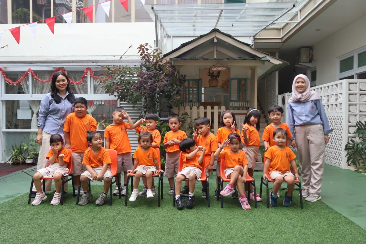Children learning together in the Pascal Montessori Preschool and Kindergarten environment
